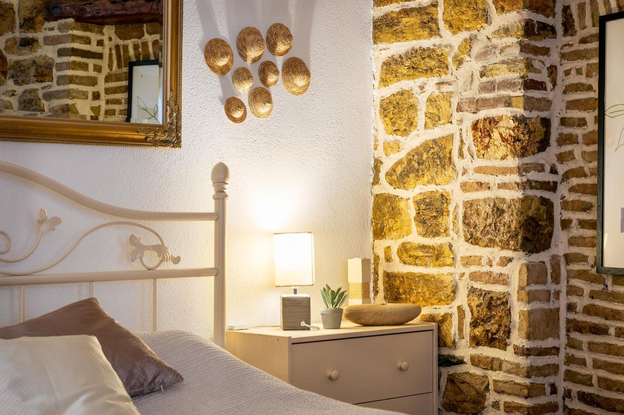 Duplex Apartment Camelia In Charming Old Town ロヴィニ エクステリア 写真