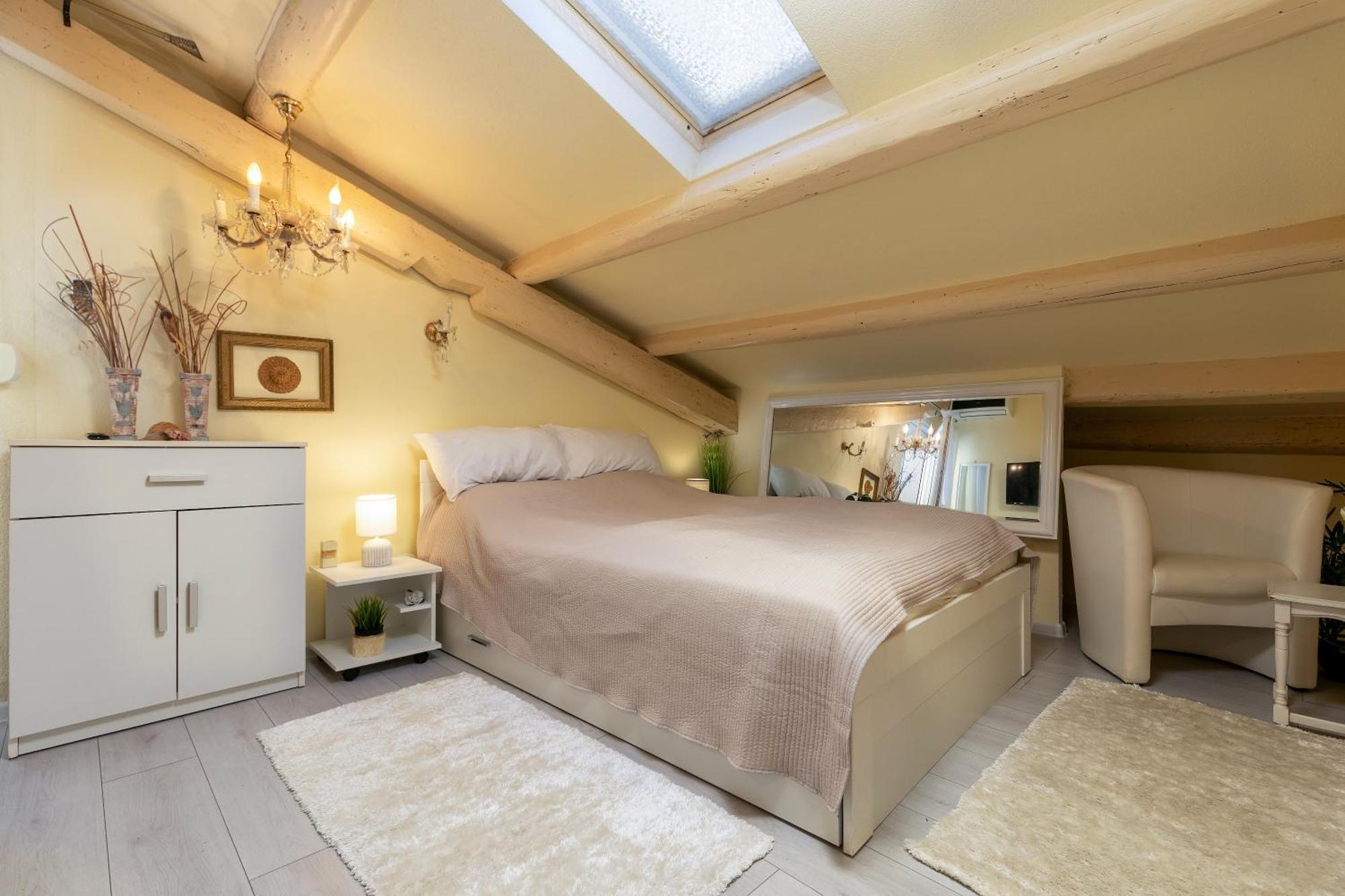 Duplex Apartment Camelia In Charming Old Town ロヴィニ エクステリア 写真