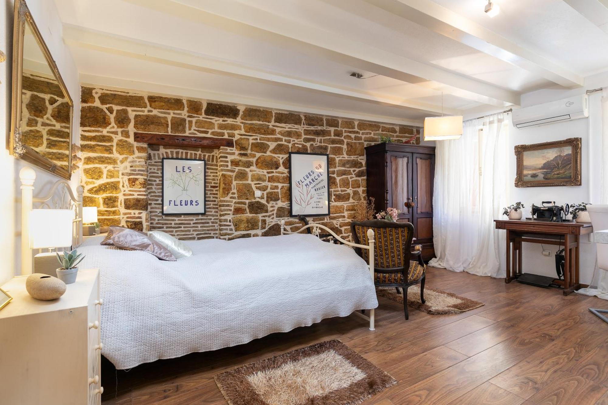 Duplex Apartment Camelia In Charming Old Town ロヴィニ エクステリア 写真