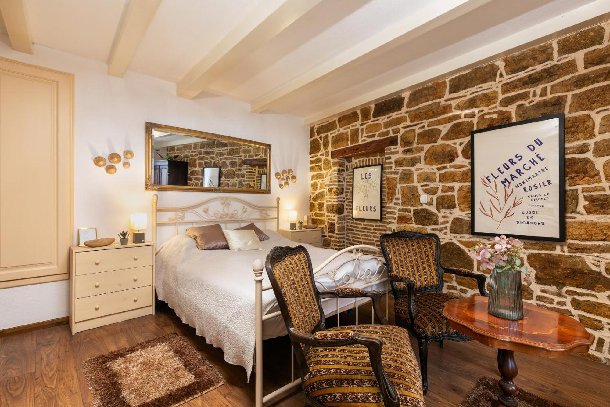 Duplex Apartment Camelia In Charming Old Town ロヴィニ エクステリア 写真