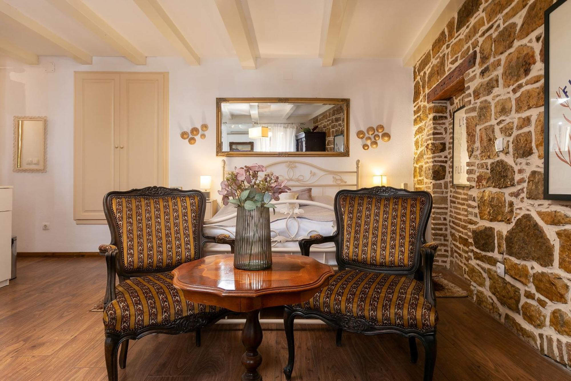 Duplex Apartment Camelia In Charming Old Town ロヴィニ エクステリア 写真