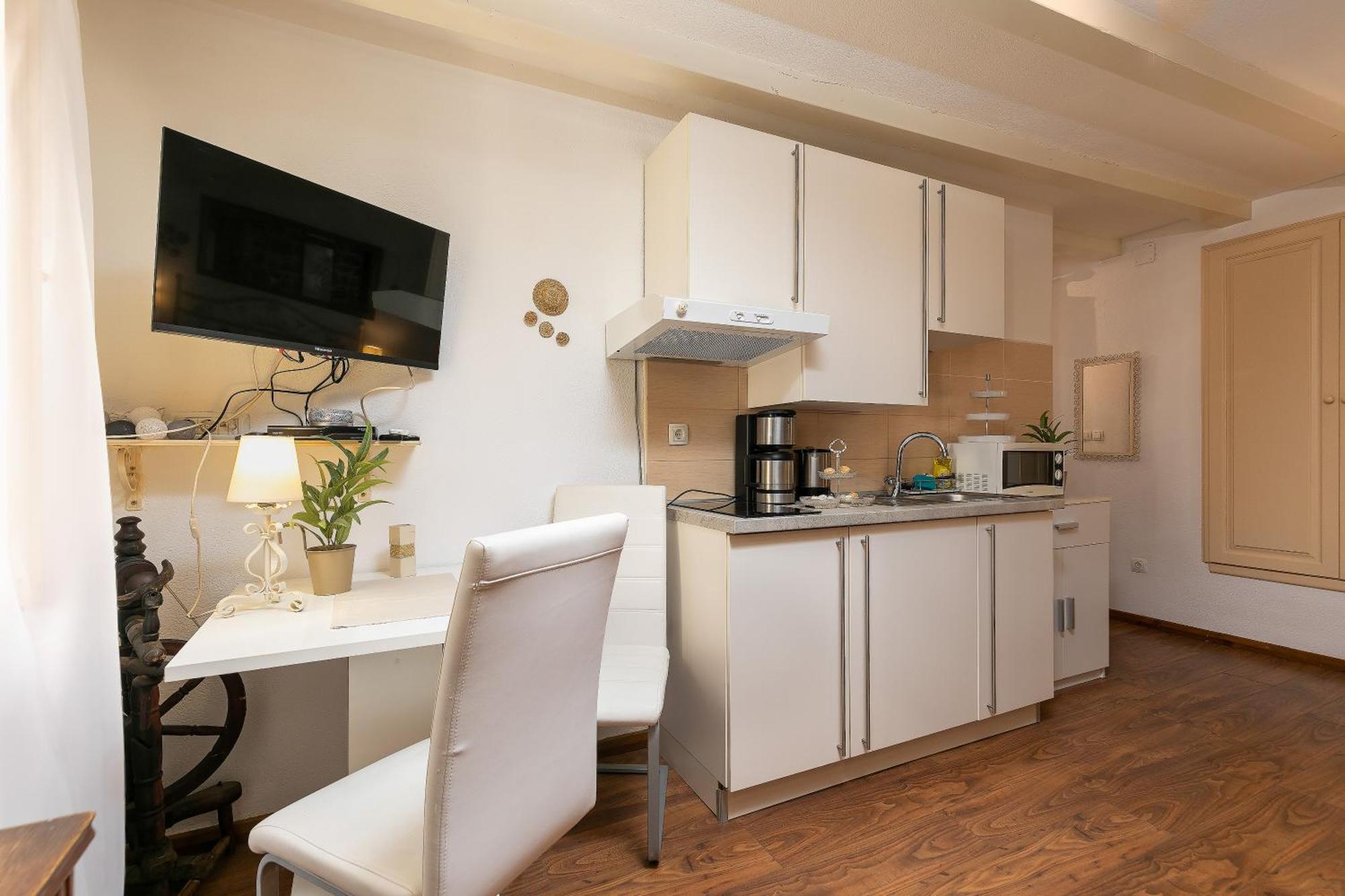 Duplex Apartment Camelia In Charming Old Town ロヴィニ エクステリア 写真