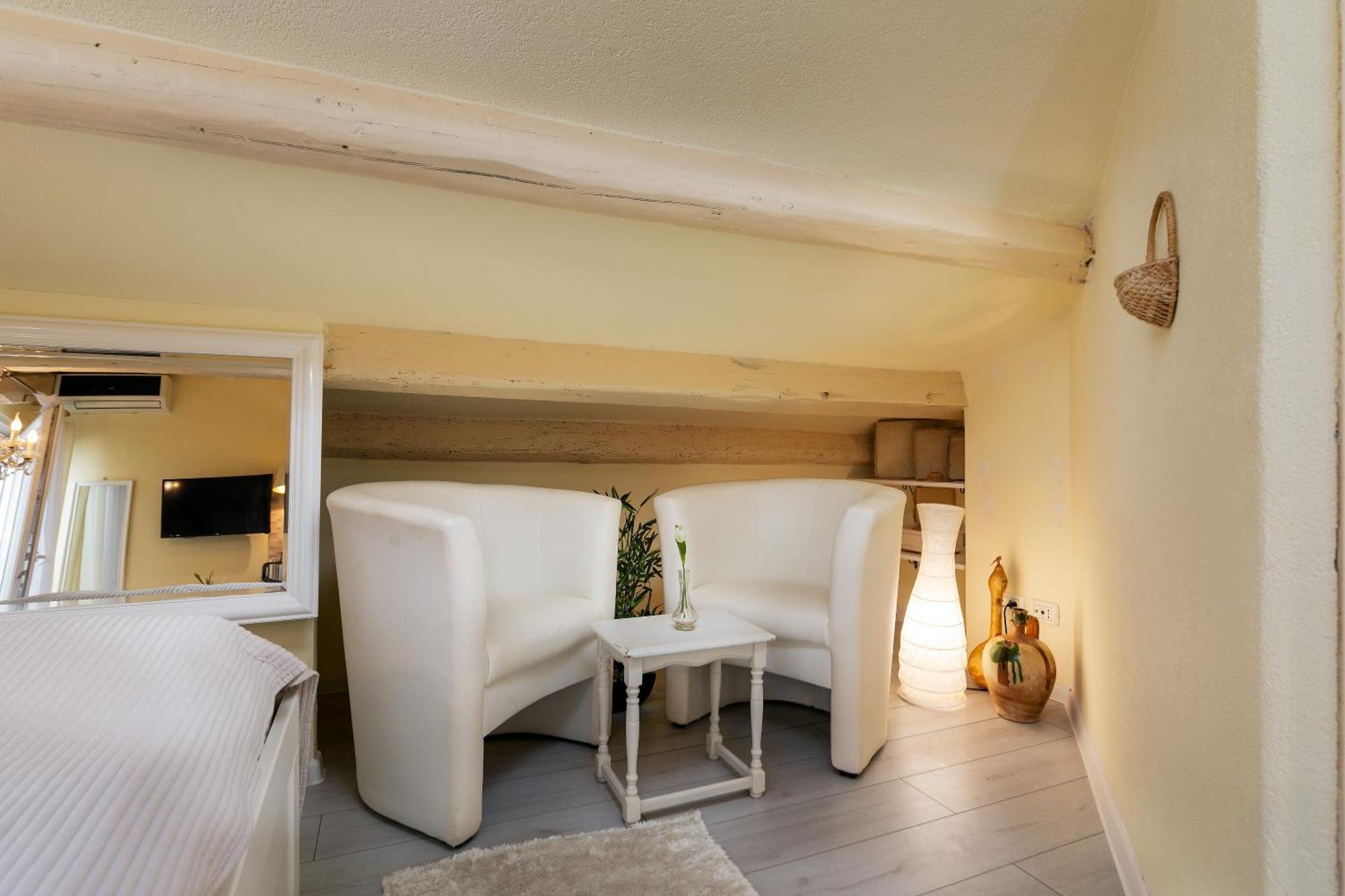 Duplex Apartment Camelia In Charming Old Town ロヴィニ エクステリア 写真
