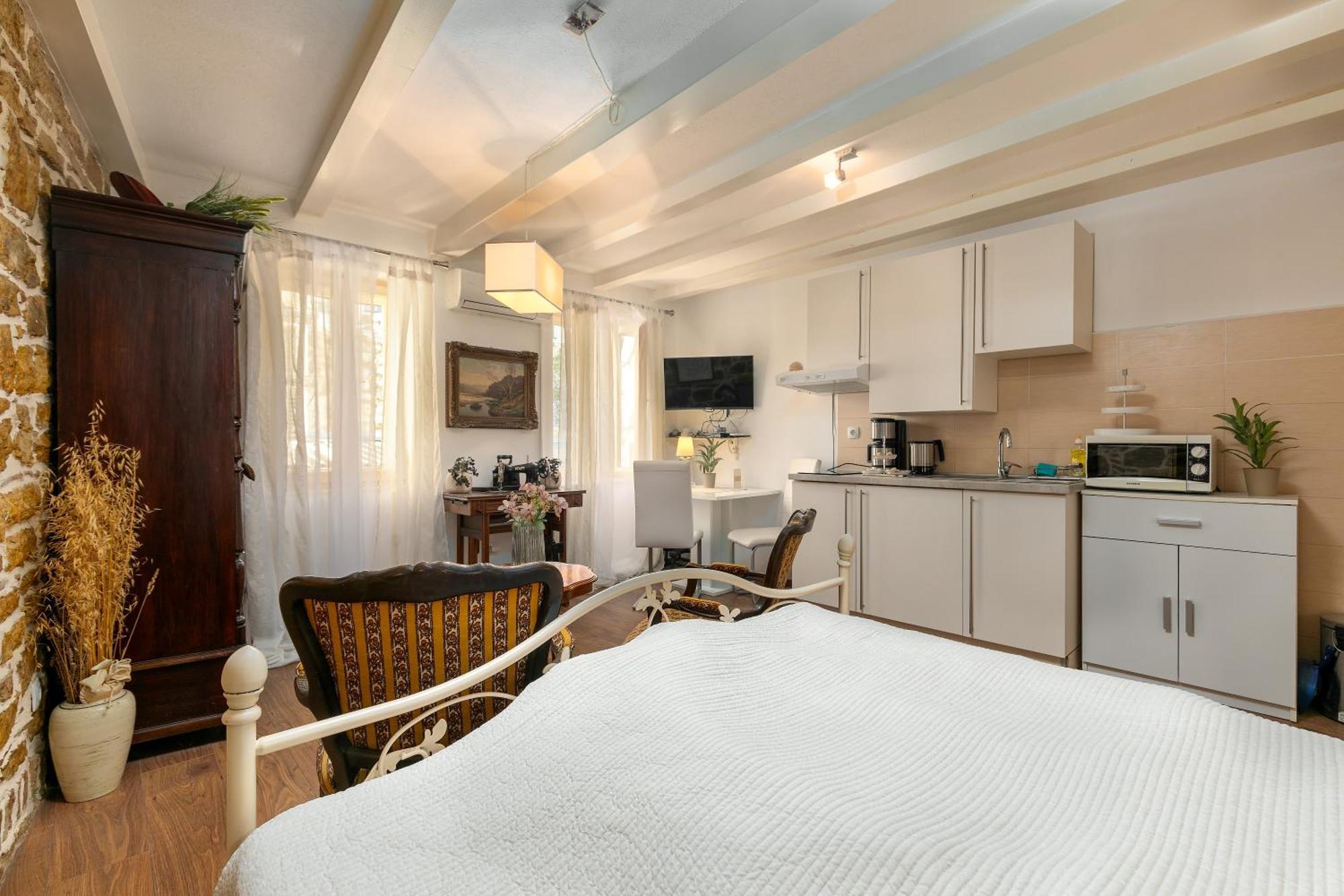 Duplex Apartment Camelia In Charming Old Town ロヴィニ エクステリア 写真